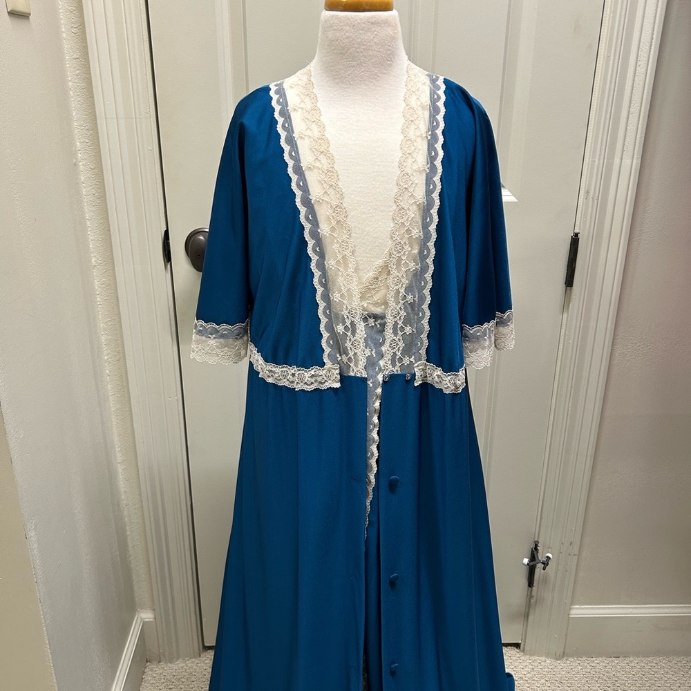 Vintage blue Lace Women's Robe/Gown